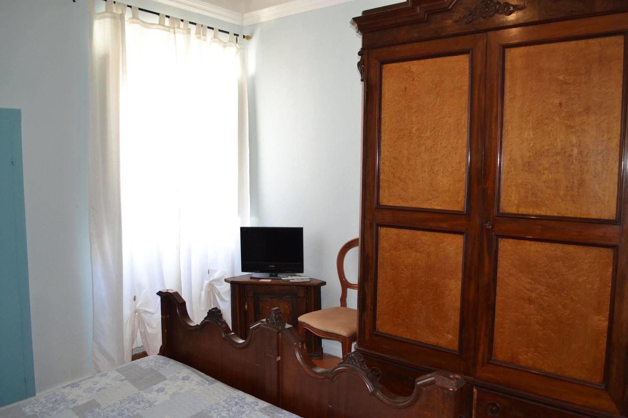 Corte Palazzo Picedi Benettini Sarzana Exterior foto